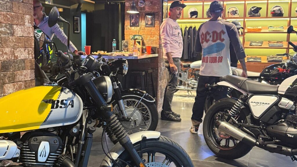 Concesionaria boutique BSA, BMW clásicas, motos custom e indumentaria en Colonia Del Valle, CDMX. Av. Eugenia 711. Hardheads Motostudio.