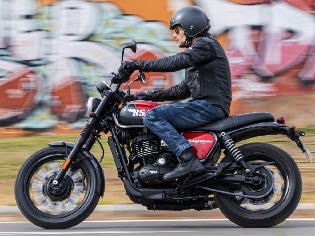 BSA Bantam 350 vs Royal Enfield Hunter 350